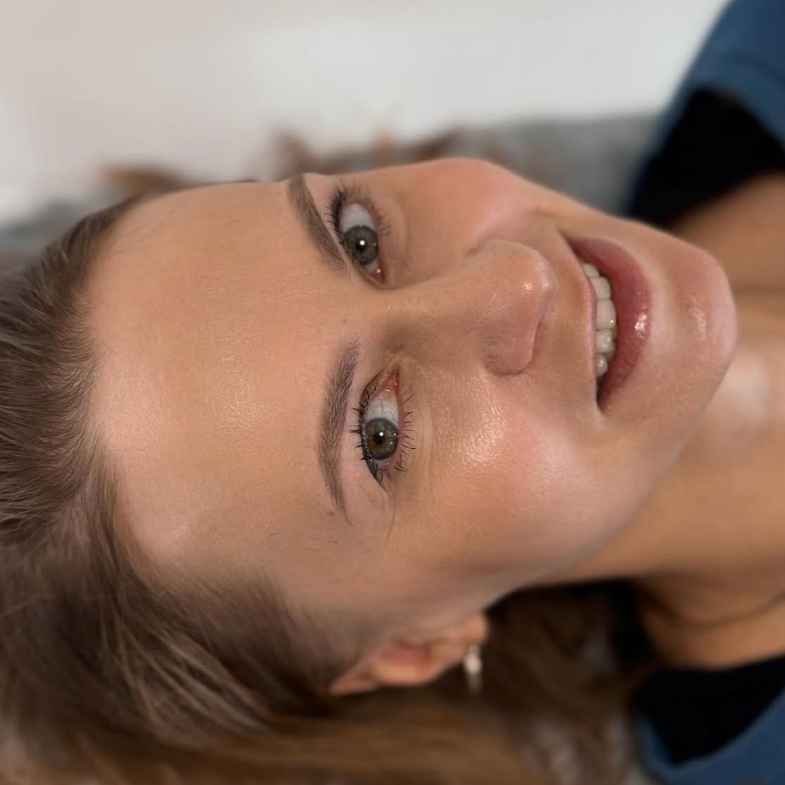 Efekt makijażu permanentnego brwi — Aneta Bykowska Warszawa